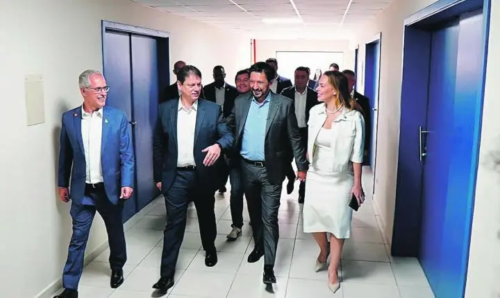 Em terreno cedido pela Prefeitura, Ricardo Nunes participa da inauguração do Teatro Baccarelli