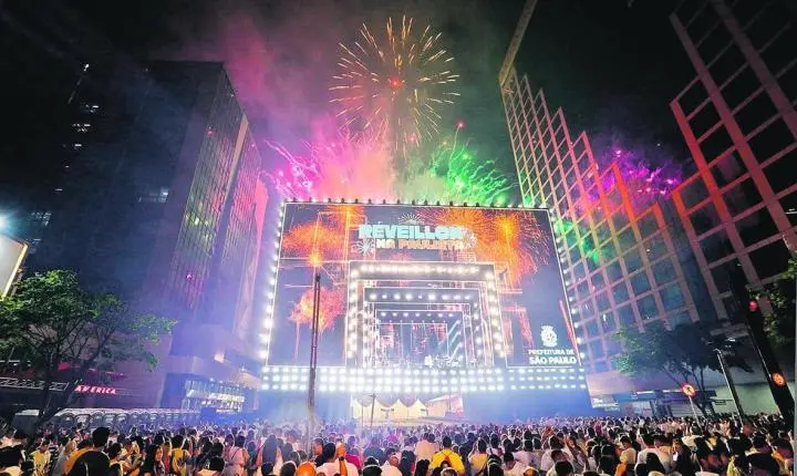 Gestão do prefeito Ricardo Nunes reúne 2,1 milhões no Réveillon da Paulista e movimenta R$ 1,3 bilhão