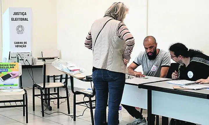 Mesárias e mesários iniciam treinamento para votação de outubro