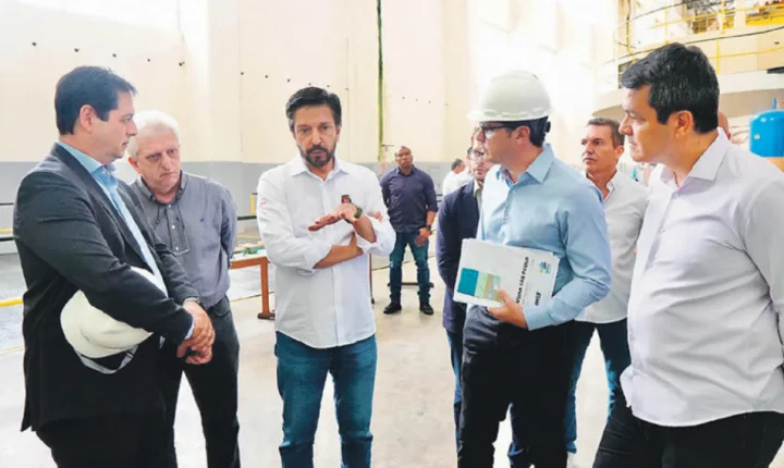 Prefeito Ricardo Nunes reforça integração entre Prefeitura, Estado e setor privado em visita estratégica à Usina da Emae