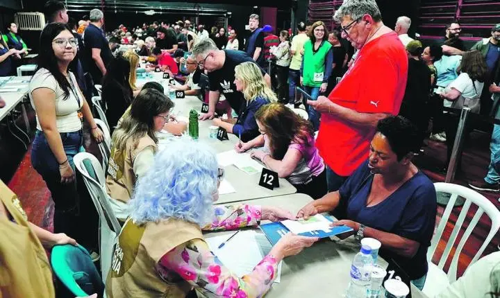 Prefeitura entrega 748 documentos de propriedade de imóveis e garante segurança jurídica a moradores de Pirituba e Jaraguá