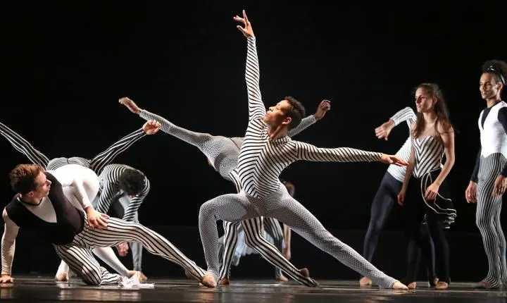 Sesc Santana recebe a Cisne Negro Cia. de Dança com os espetáculos 