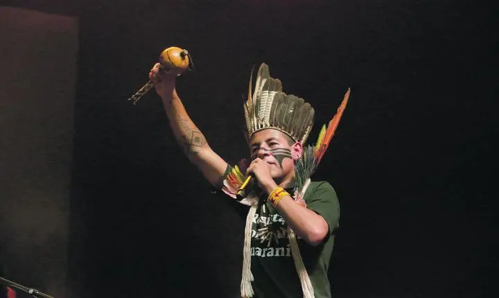 Sesc Santana recebe grupo de rap, Oz Guarani em atividade do projeto “Minha língua nasce quando eu falo e canto”