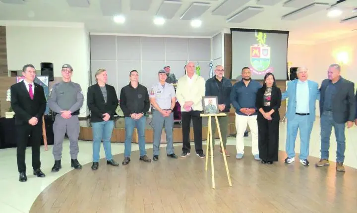 Solenidade de valorização policial militar e inauguração de retrato aconteceu no 43º BPM/M 