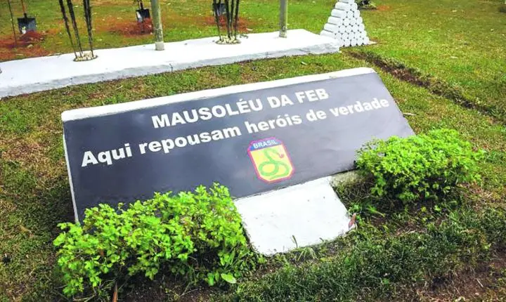 Solenidade no Mausoléu da FEB marca os 81 anos do Dia da Vitória